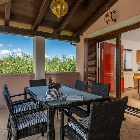 Olive Tree Oasis With Heated Pool Tatil Evi Štinjan