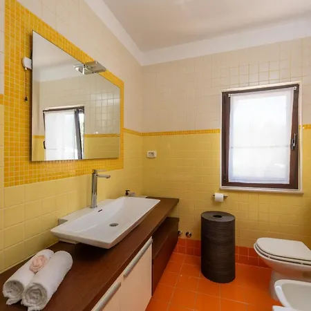 Tatil Evi Olive Tree Oasis With Heated Pool Štinjan