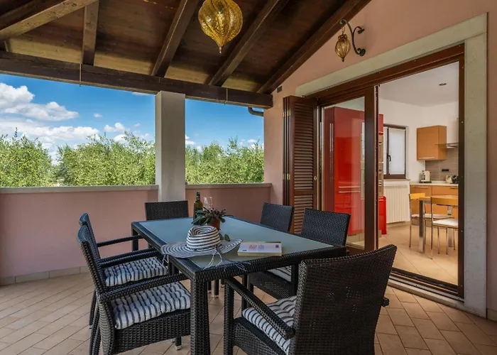 Olive Tree Oasis With Heated Pool 펜션 스틴잔