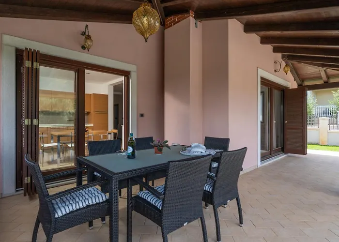 Olive Tree Oasis With Heated Pool *