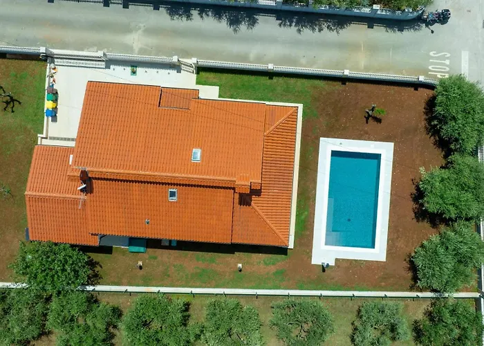 Olive Tree Oasis With Heated Pool * Štinjan