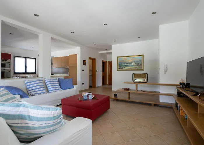 Olive Tree Oasis With Heated Pool *