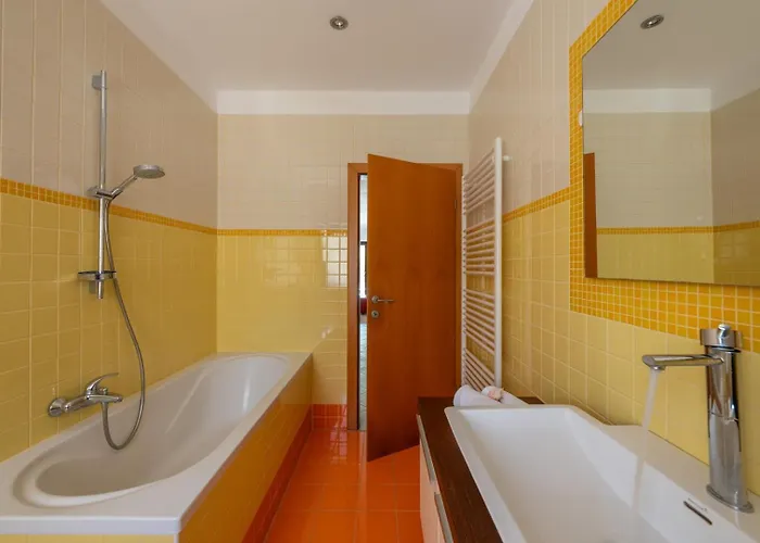 Olive Tree Oasis With Heated Pool 펜션