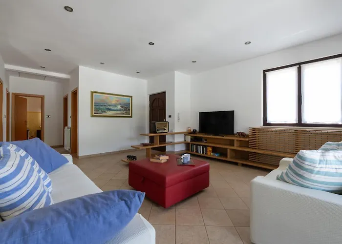 Olive Tree Oasis With Heated Pool 펜션