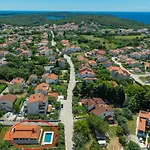Olive Tree Oasis With Heated Pool בית נופש *