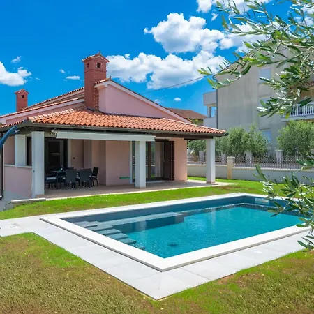 Olive Tree Oasis With Heated Pool Štinjan