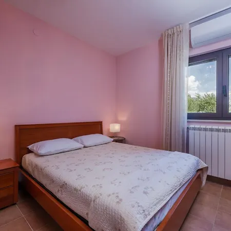 Olive Tree Oasis With Heated Pool Štinjan