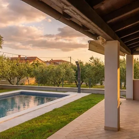 Olive Tree Oasis With Heated Pool Štinjan