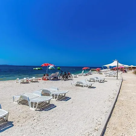 Vakantiehuis Olive Tree Oasis With Heated Pool